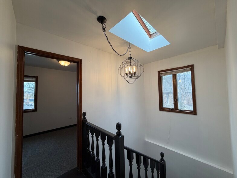 Building Photo - 215 Fuller Rd