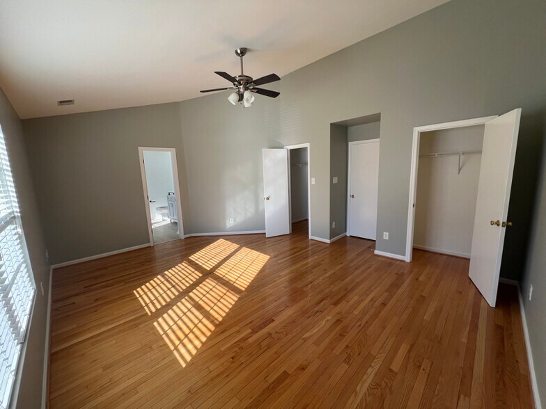 Building Photo - 14205 Brenham Dr