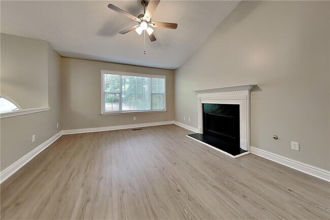 Building Photo - 353 Wildwood Ct