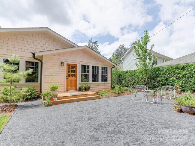 Building Photo - 508 Seldon Dr