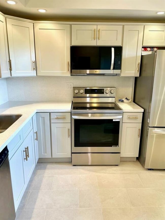 Building Photo - 1541 S Ocean Blvd