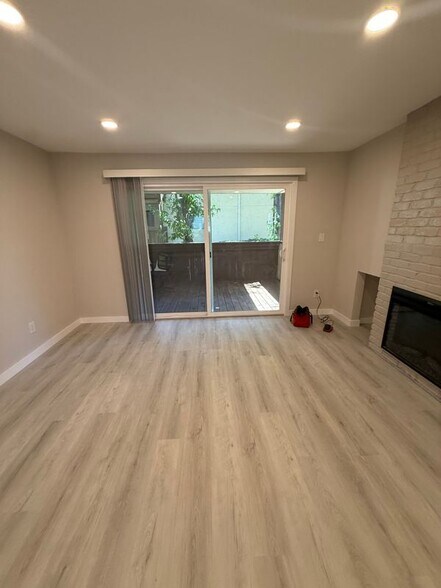 Building Photo - 2055 Sierra Rd
