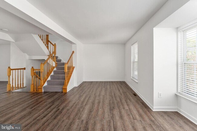 Building Photo - 7102 Finch Ln