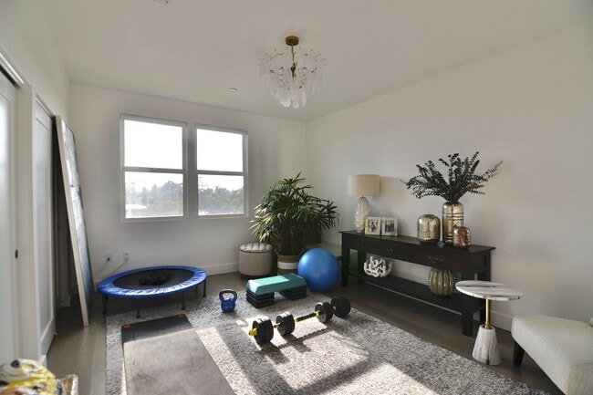 Building Photo - 5703 Laurel Canyon Blvd