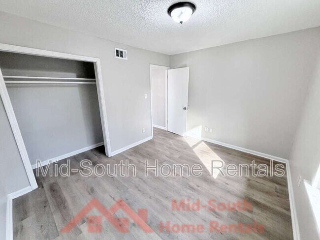 Building Photo - 139 N Claybrook St