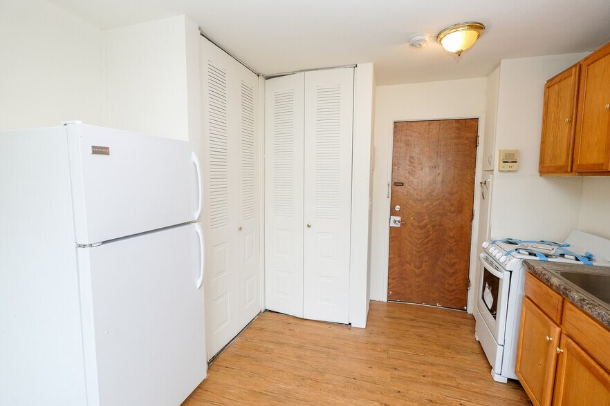 Building Photo - Garfield Ave Apartments | 2323