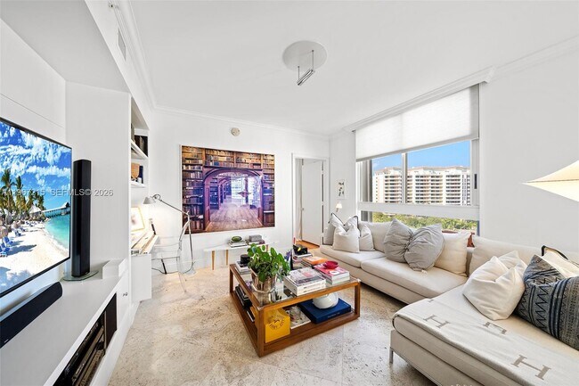 Building Photo - 789 Crandon Blvd