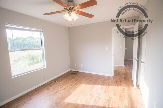 Building Photo - 4620 W Bainbridge Dr