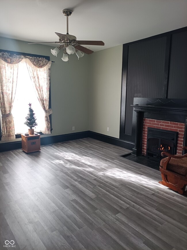 Building Photo - 404 W North St