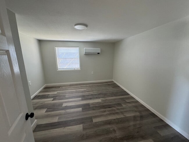 Building Photo - 2402 S 20th St