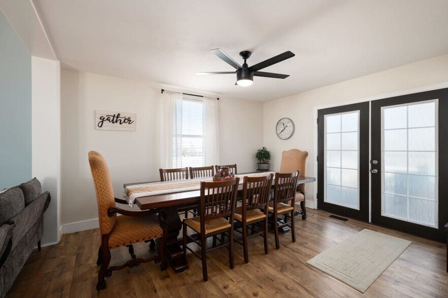 Building Photo - 515 E 700 S