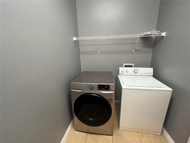 Building Photo - 7125 Red Lantern Dr