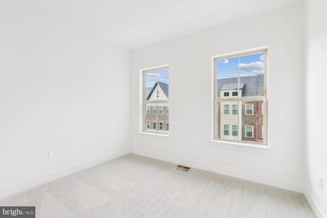 Building Photo - 10113 Dalmatian St