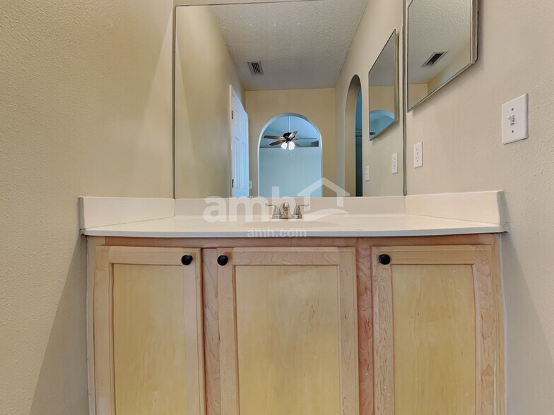 Building Photo - 5920 Rotella Dr