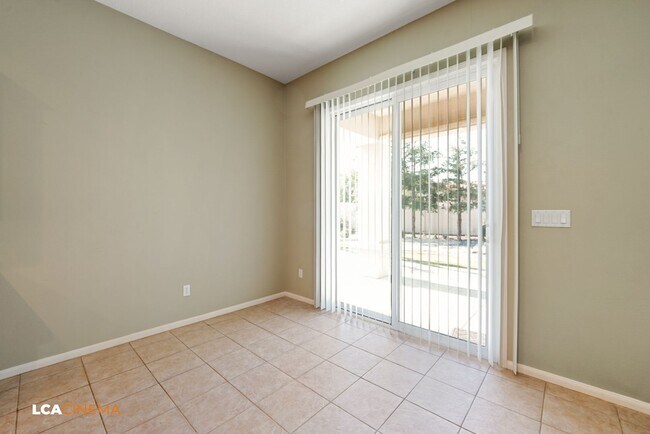 Building Photo - 5816 Calico Cove Court