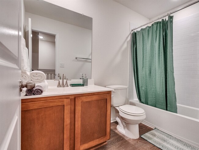 Building Photo - 412 Magnolia Ln