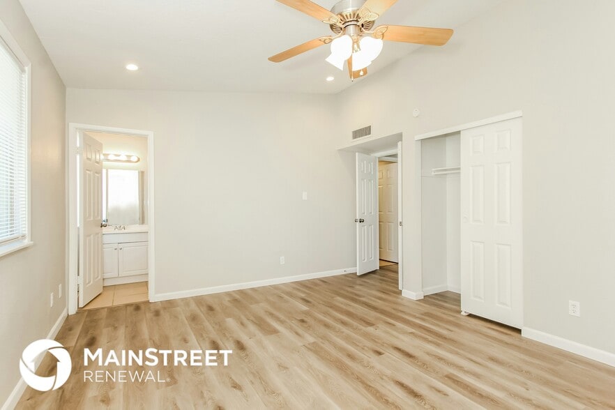 Building Photo - 6515 W Sunnyside Dr
