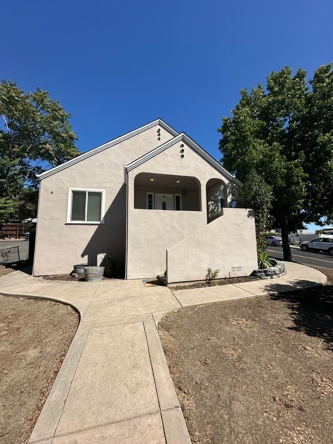 Primary Photo - Beautifully updated 3br/2ba Home with Time...