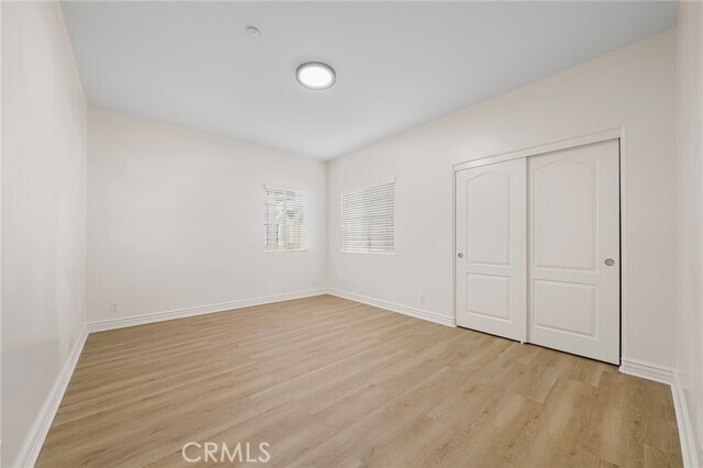 Building Photo - 527 S 5th Ave