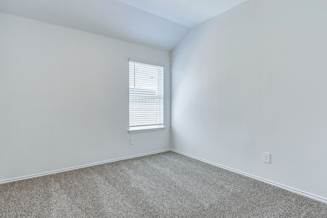 Building Photo - 4953 Almond Ter Dr
