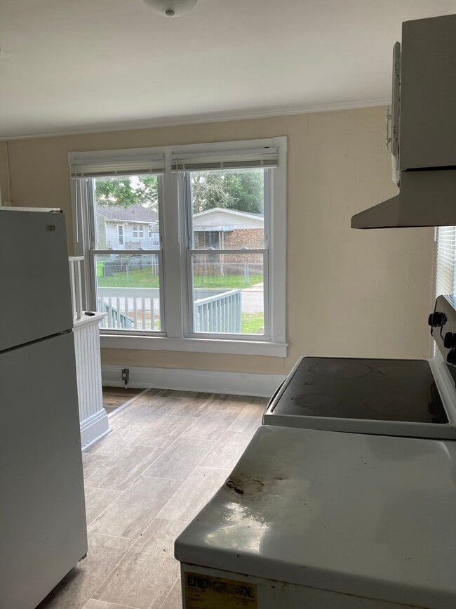 Building Photo - 816 Fowlers Ln