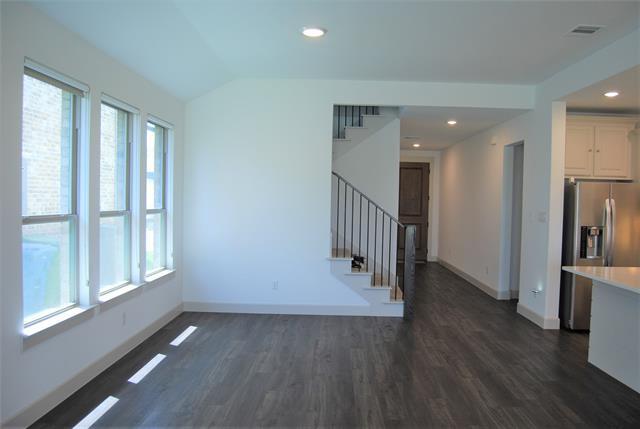 Building Photo - 2133 Bonnell St