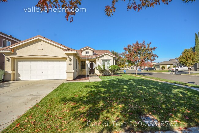 Building Photo - Well-Maintained Single Story Home in Desir...