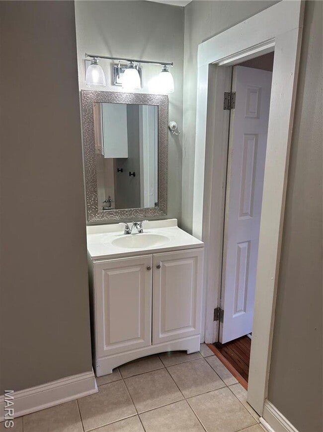 Building Photo - 2530 Oakland Ave