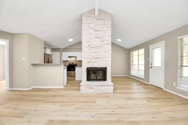 Building Photo - 10023 King Ranch Ln