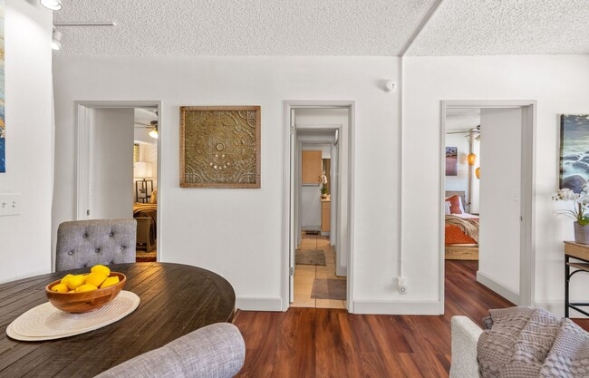 Building Photo - Beautiful Fully Furnished, 2 Bed, 1 1/2 Bath, Oceanview Condo with Pool