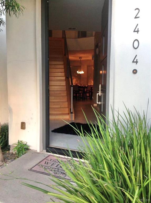 Building Photo - 2404 S 43rd St