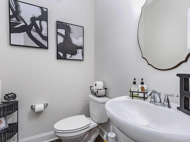 Building Photo - 300 W Amber Oak Dr