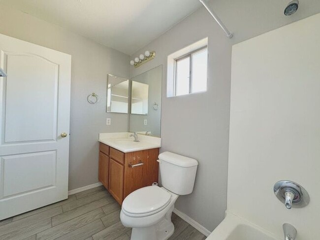 Building Photo - 4BR / 2.5BA Home with Expansive Lot – 2-Car Garage, Community Pools & Golf