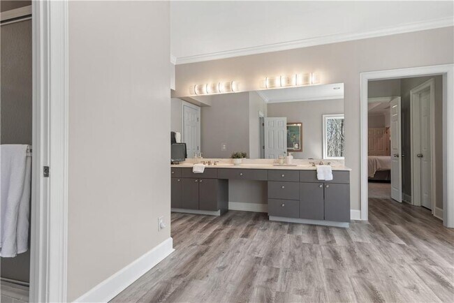 Building Photo - 15905 Westbrook Rd