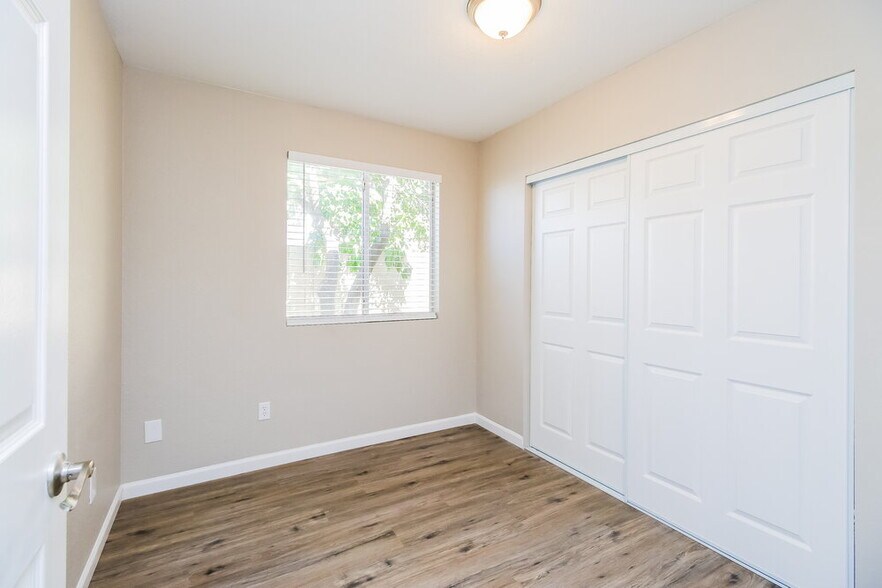 Building Photo - 1616 N Alta Mesa Dr