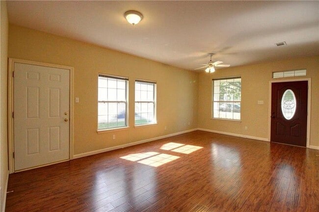 Building Photo - 2920 Thrushwood Dr