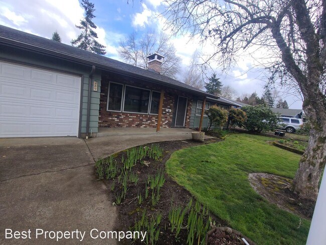 Primary Photo - 4 br, 2 bath House - 237 Stadium Drive South