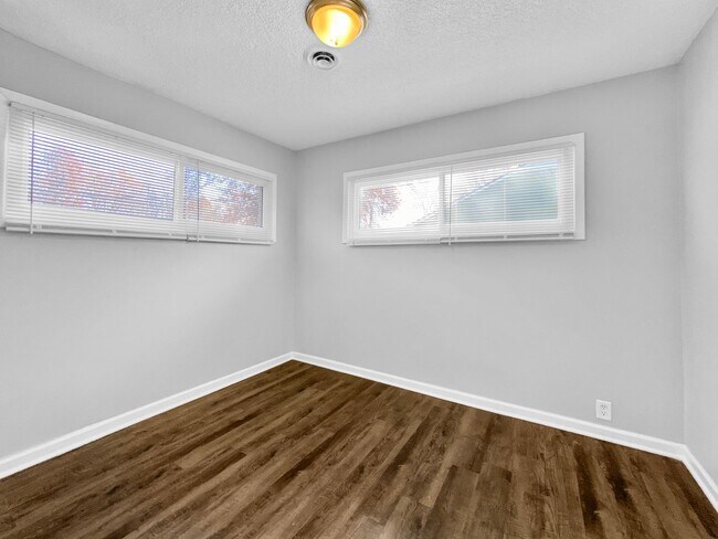 Building Photo - Spacious 4 Bed,1 Bath Home in Kansas City