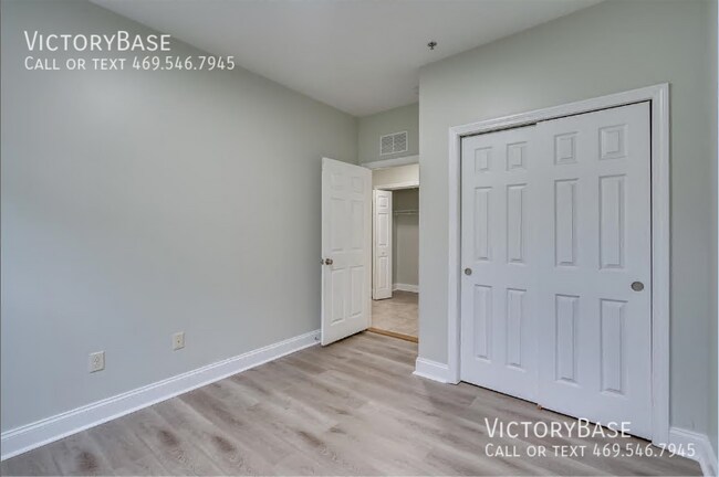 Building Photo - 904 Brady Rd