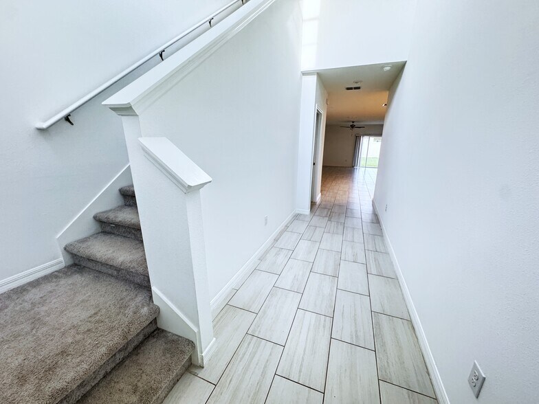front entrance - 2505 Leonia Ln