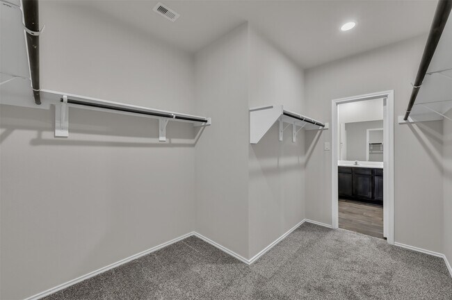 Building Photo - 6212 Hendricks Hbr Dr