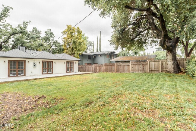 Building Photo - 1489 Casa Grande St