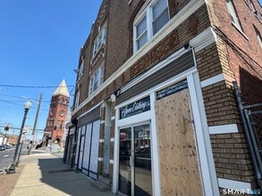Building Photo - 2068 Main St