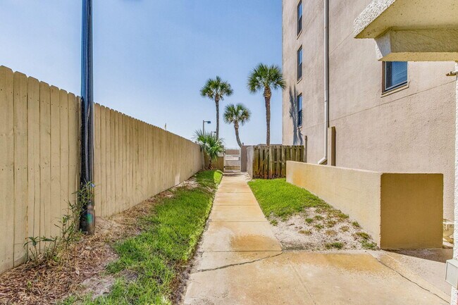 Building Photo - 770 Sundial Ct