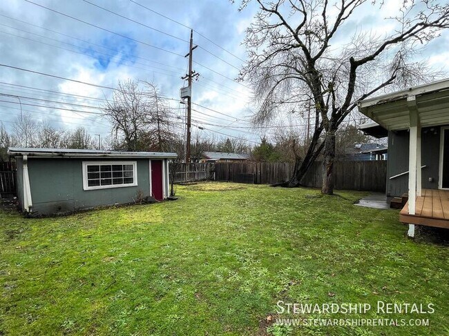 Building Photo - 2960 Alder St