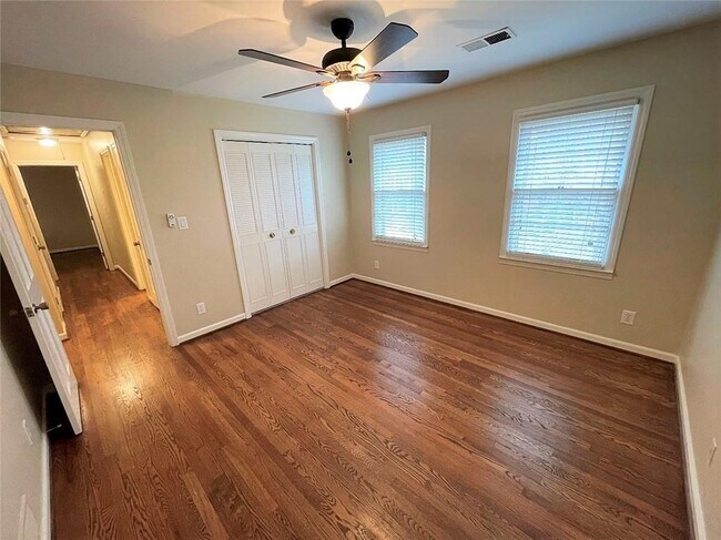 Building Photo - 1150 Falstaff Dr