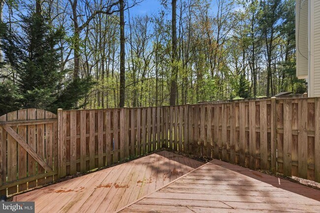 Building Photo - 6032 Old Landing Way