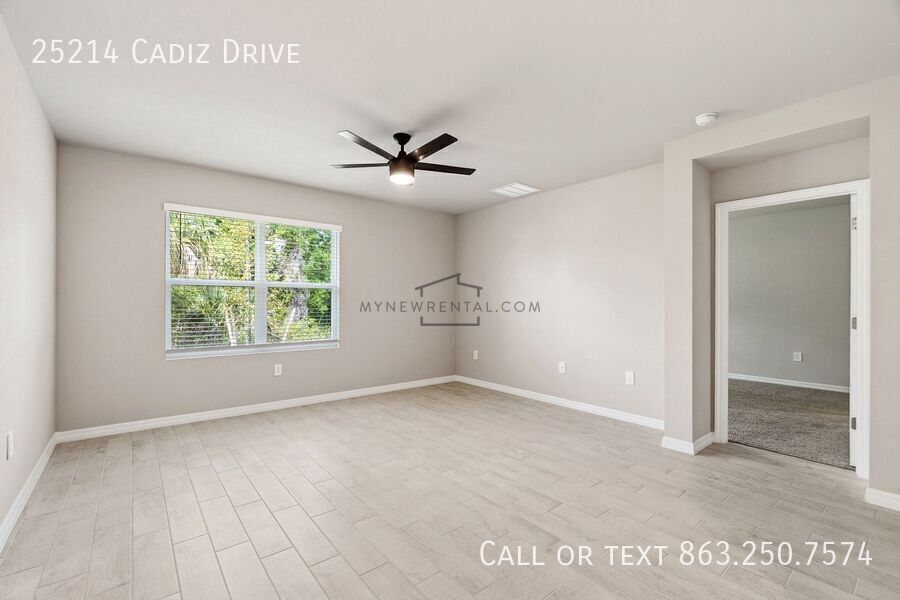 Building Photo - 25214 Cadiz Dr