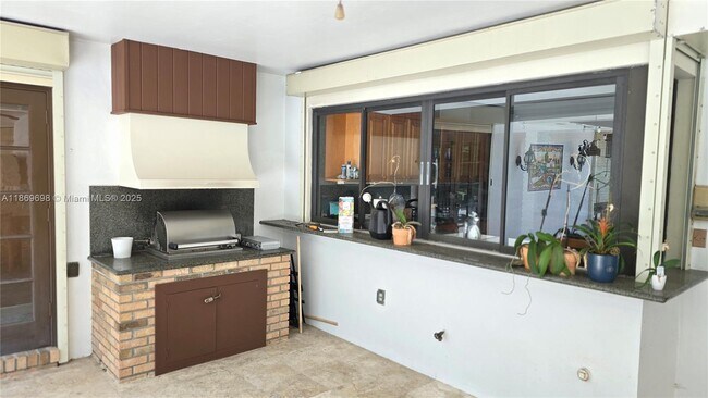 Building Photo - 15305 SW 74th Ct