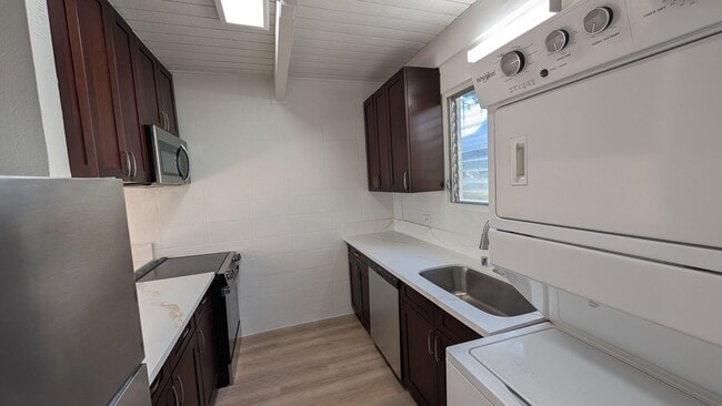 Building Photo - Newly Remodeled 2 bed 2 Bath Townhouse at Waialae Gardens in Kahala
